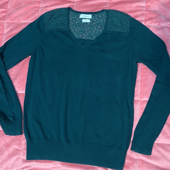 Women’s Van Heusen Sweater - Picture 3 of 11